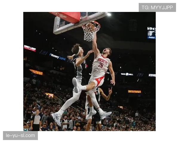 申京坐镇火箭内线获主帅盛赞 新赛季攻防两端有望迎蜕变 申京坐镇火箭内线获主帅盛赞 新赛季攻防两端有望迎蜕变