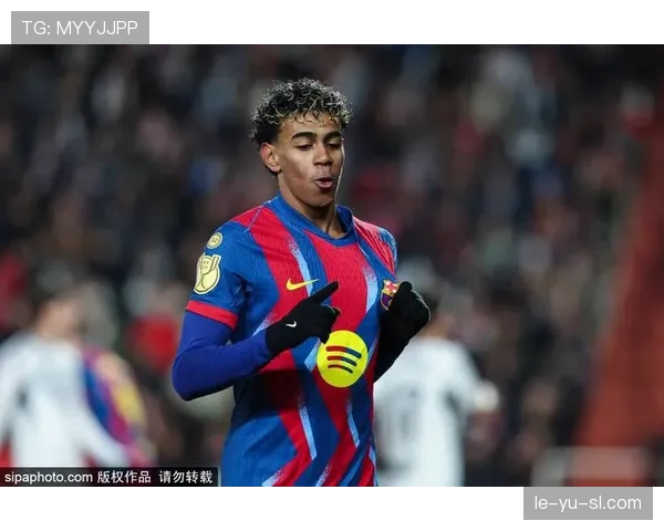 佩德里身披巴萨6号球衣，新赛季表现持续提升引期待