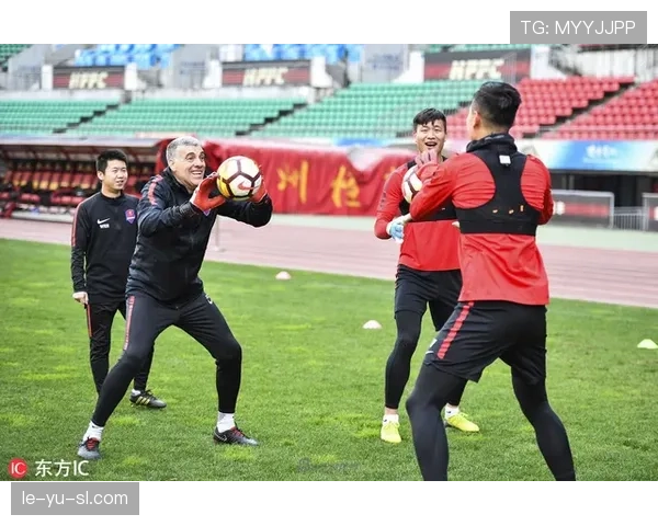 伊萨克携手队友默契升级，球队状态稳步攀升力争再创佳绩