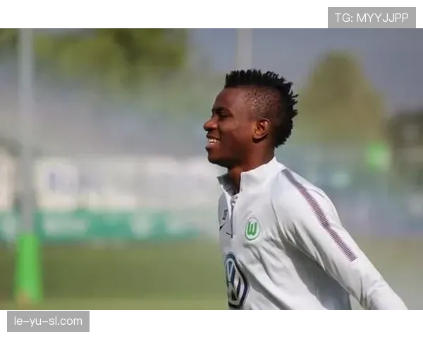 赫鲁斯蒂奇在法兰克福近期表现稳健，中场作用持续提升