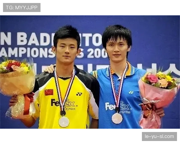 鲍春来比赛场上一个铁人，裁判一走神他就开始调戏对手真的假的？