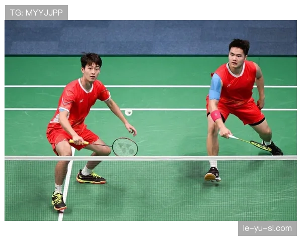 梁伟铿训练完直接拎着爱马仕去吃宵夜？